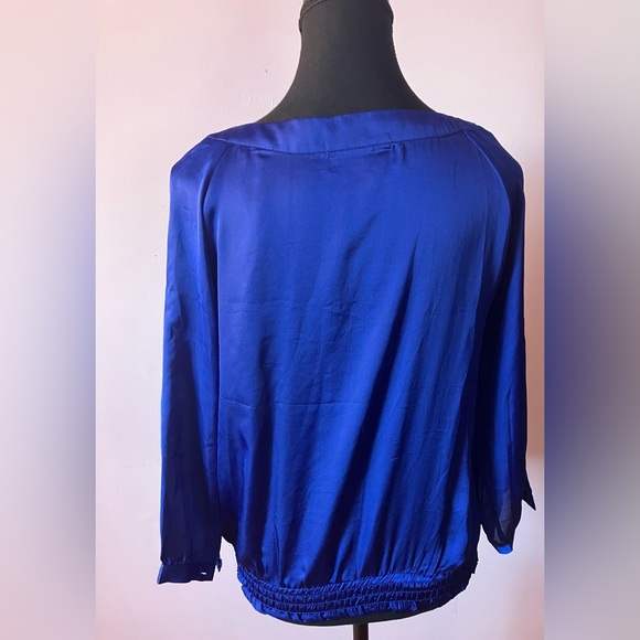 Suzy Shier silky blue long sleeve shirt with neck ties Size S - Picture 3 of 5